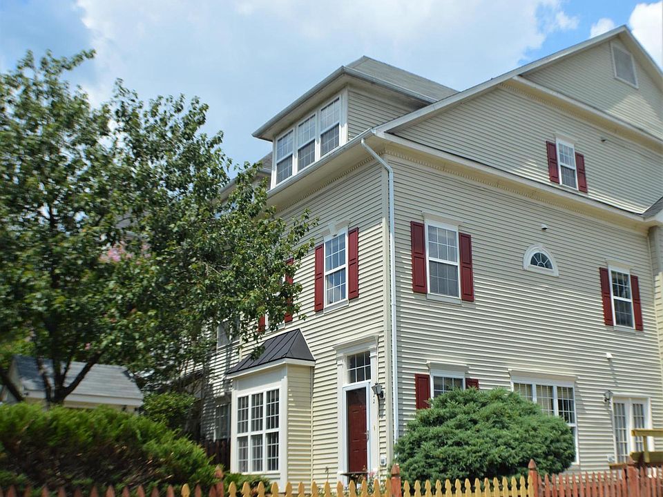 1st image of 822 Estuary Dr