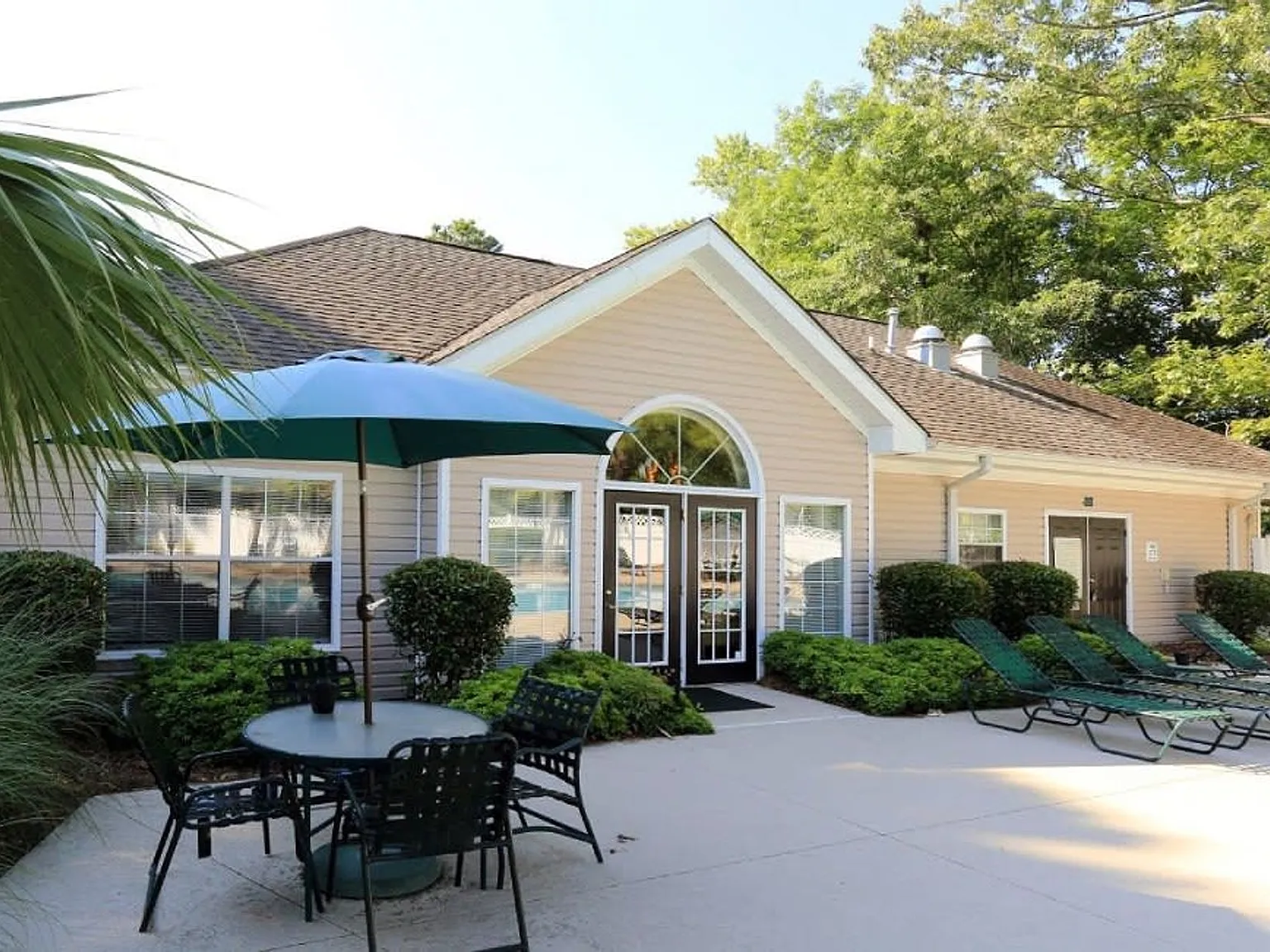 The Lily At West Ashley — Photo 4