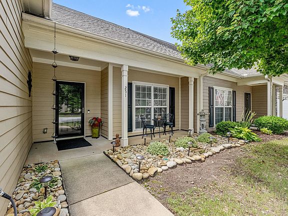 4th image of 251 Louisville Dr #251