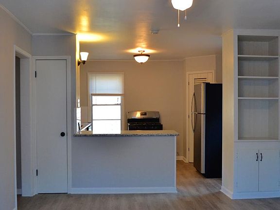 Open kitchen/living room