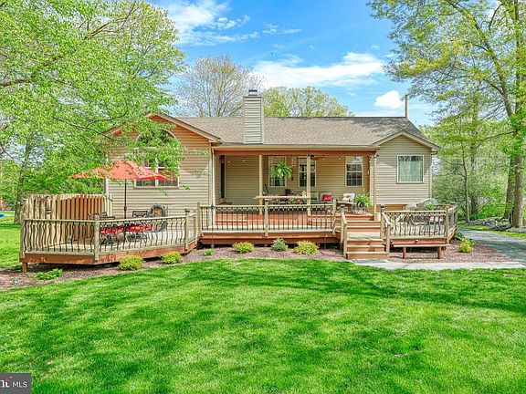2nd image of 229 Lake Meade Dr