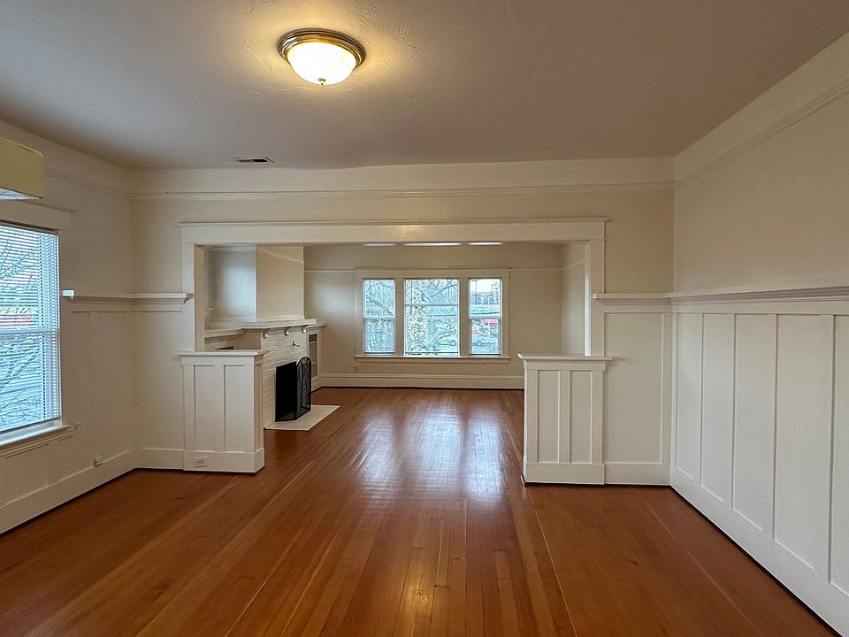 1st image of 421-427 NE Schuyler St #425