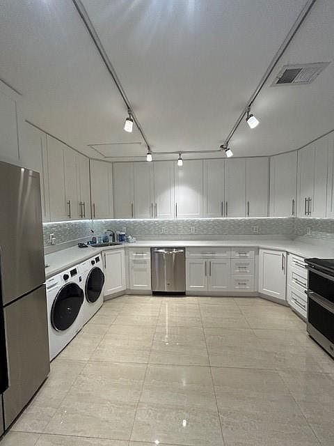 1st image of 4757 Sunny Palm Cir APT B