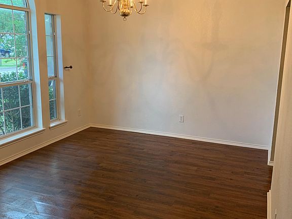 3rd image of 4419 Emerald Leaf Dr