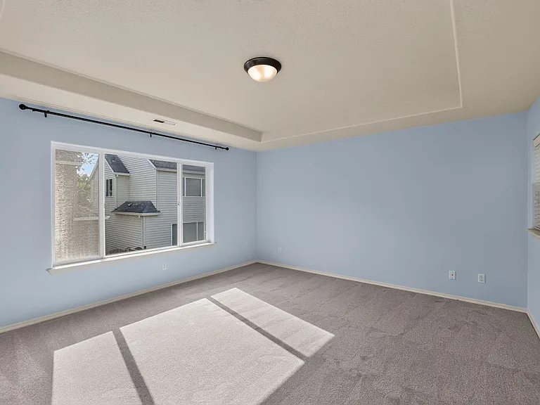 472 NE 60th Ave — Photo 10