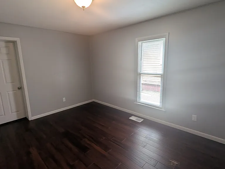 1411 Neosho St — Photo 6
