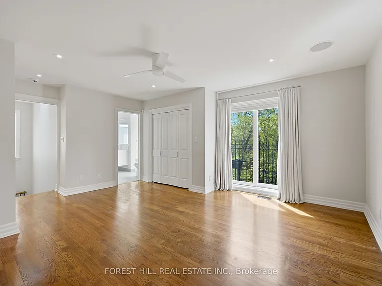 52 Shaftesbury Ave — Photo 17