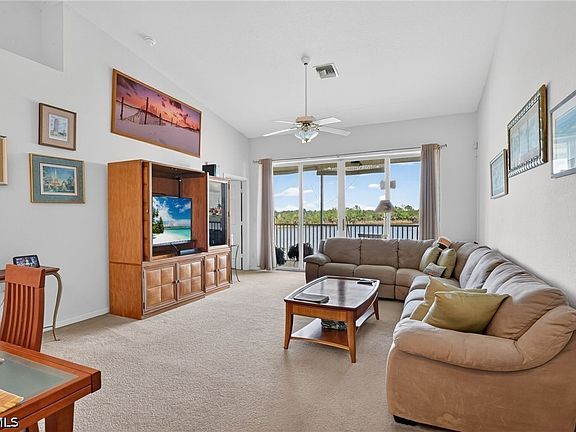 4th image of 25009 Peacock Ln #1-201