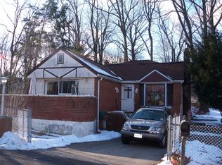 32 Washington Trl, Hopatcong, NJ 07843