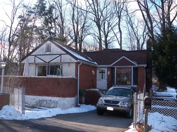 32 Washington Trl, Hopatcong, NJ 07843