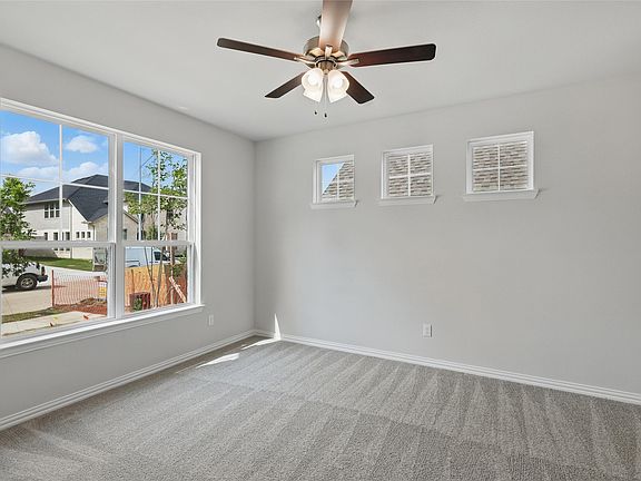 3rd image of 905 Schuberts Rd