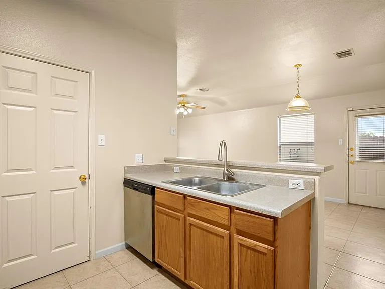 1225 Orchard Park Cir — Photo 9