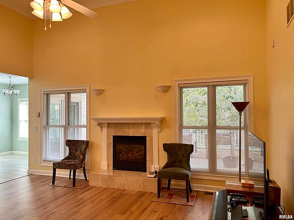 3rd image of 1165 Grand Oak Dr