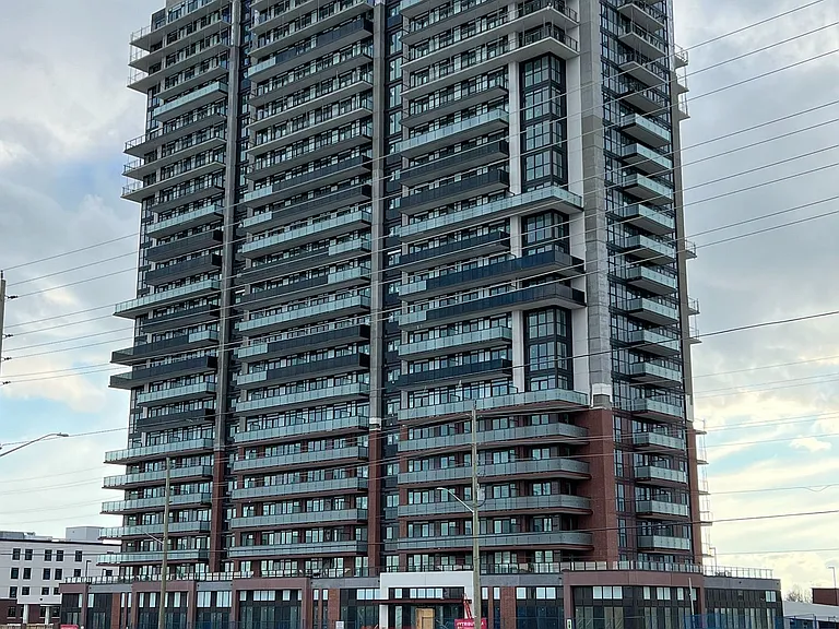 2550 Simcoe St N #903 — Photo 1