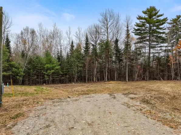 87 Bradbury Drive, Corinth, ME 04427