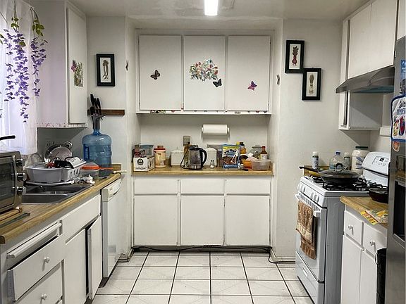 5th image of 17244 Newmont Ave