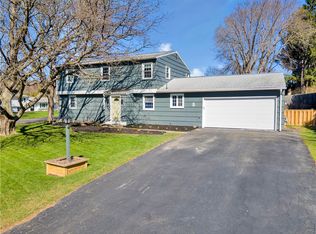 5 Wyman Dr, Rochester, NY 14622