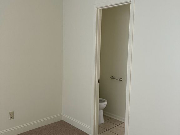 3rd image of 3027 Yorktown Cir