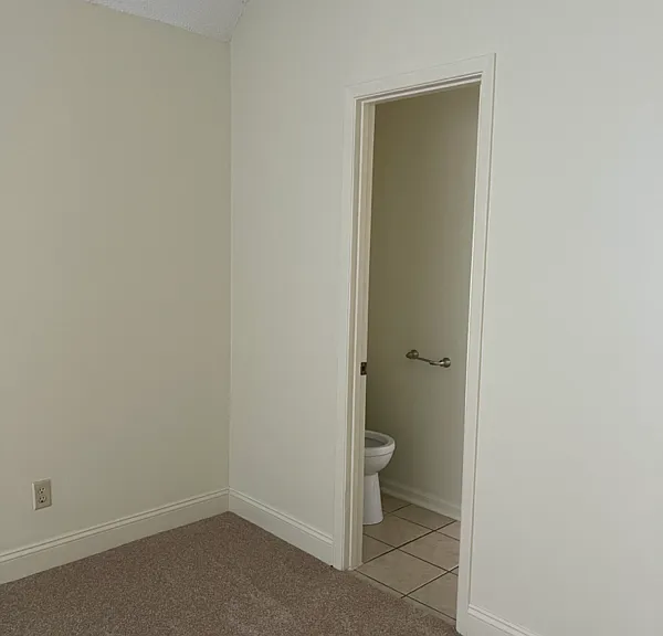 3027 Yorktown Cir — Photo 3