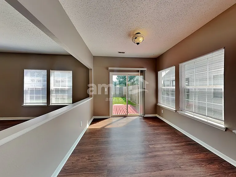 1355 Round Lake Rd — Photo 5