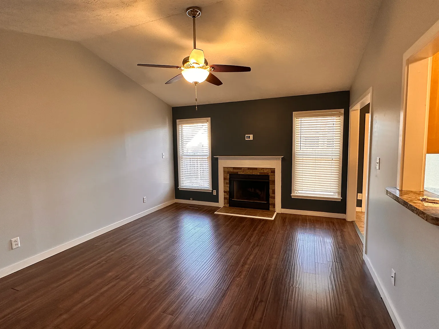 3 bed, 1182 sqft, $1,825 — Photo 3