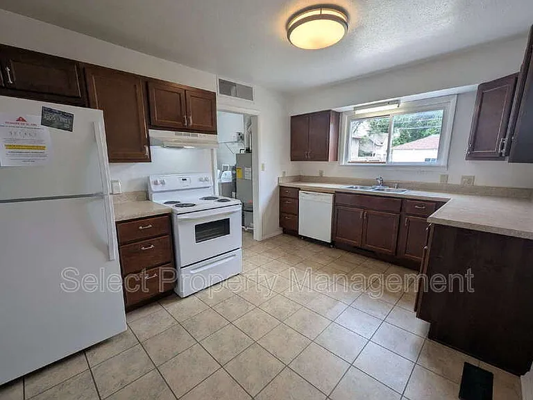 122 W Creighton Ave — Photo 9