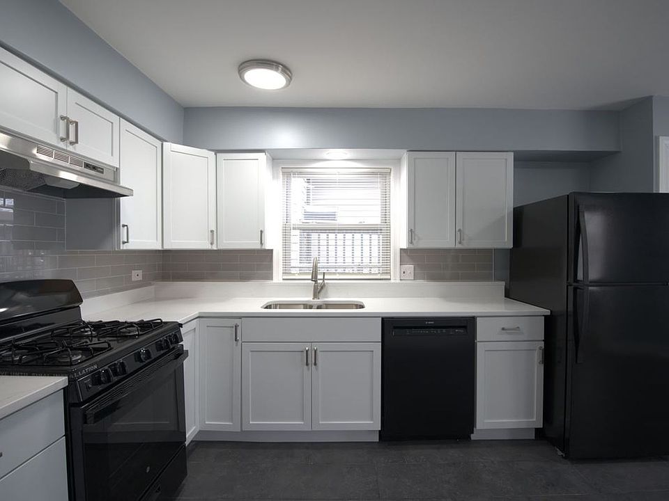 1st image of 10622 S Eggleston Ave