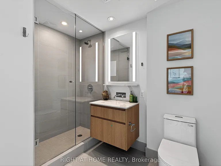 322 Dupont St #806 — Photo 22