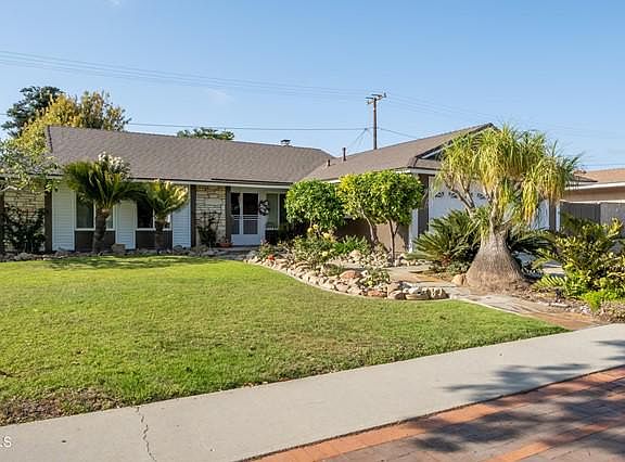 3rd image of 4167 E Croydon Ave