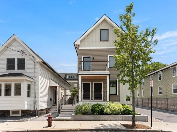 229 Cedar St #B, Somerville, MA 02145