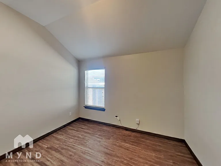 1114 Merlin Dr — Photo 14