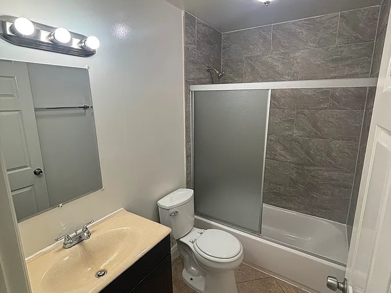 9031 S Avalon Blvd — Photo 12