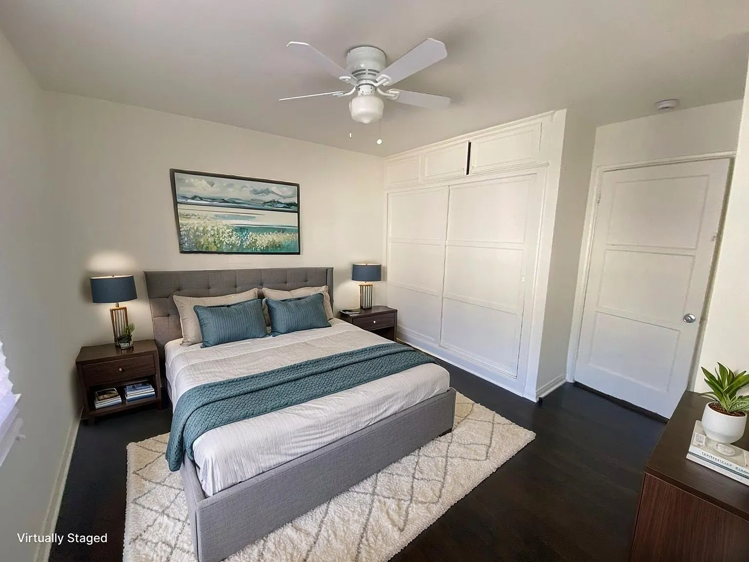 Bright Upper-Level 1-Bedroom Apartment with Parking Included — Photo 2