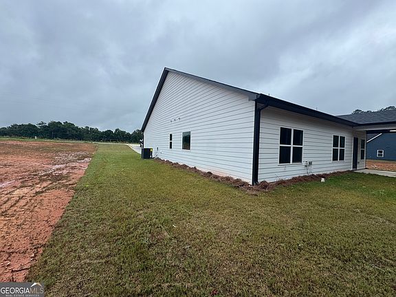 3rd image of 2057 N Hicks Rd