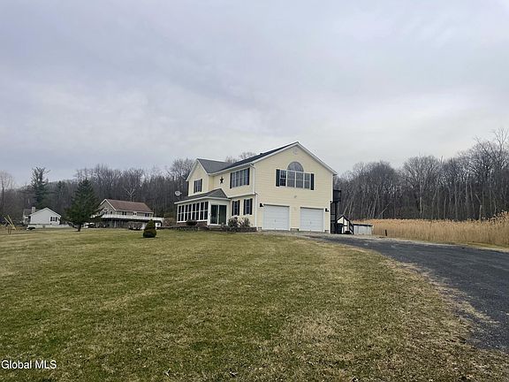 3rd image of 70 Island View Road