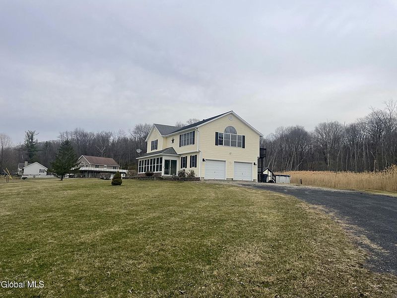 3rd image of 70 Island View Road