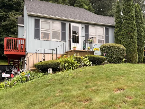 55 Valley View Drive, Hamden, CT 06518