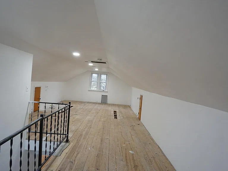 405 Bondsville Rd — Photo 16