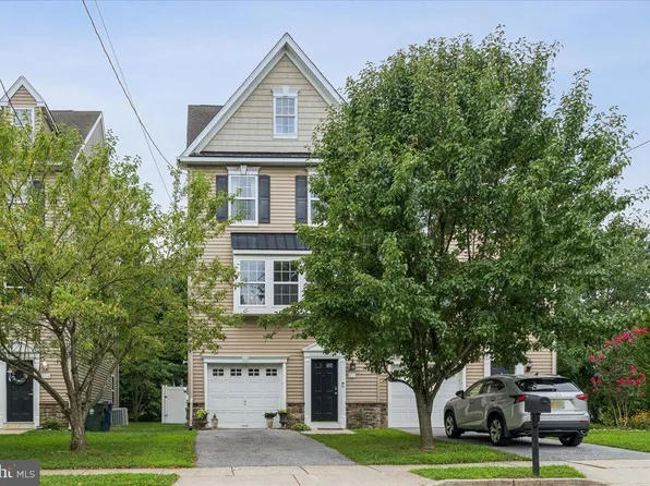 602 Cinnaminson St, Riverton, NJ 08077