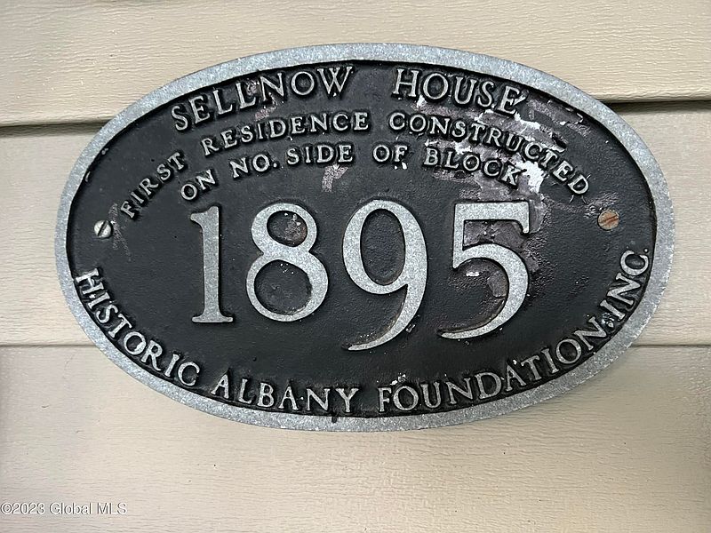 3rd image of 827 Lancaster Street
