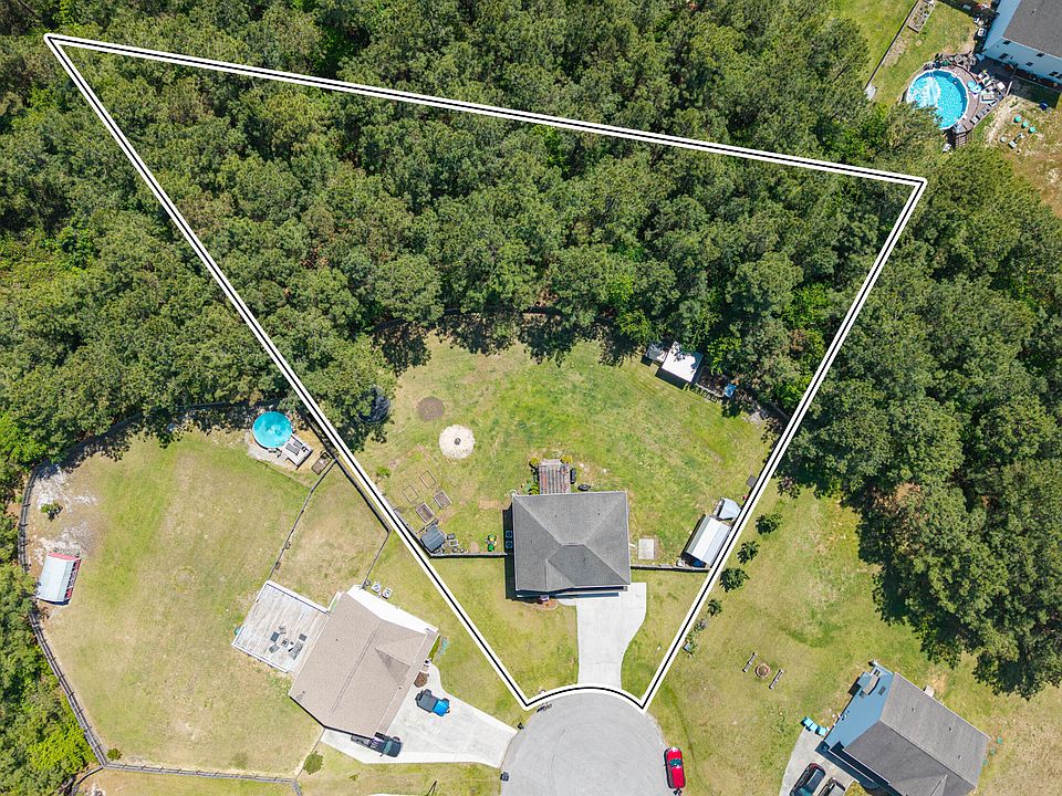 1st image of 302 Sunbeam Court
