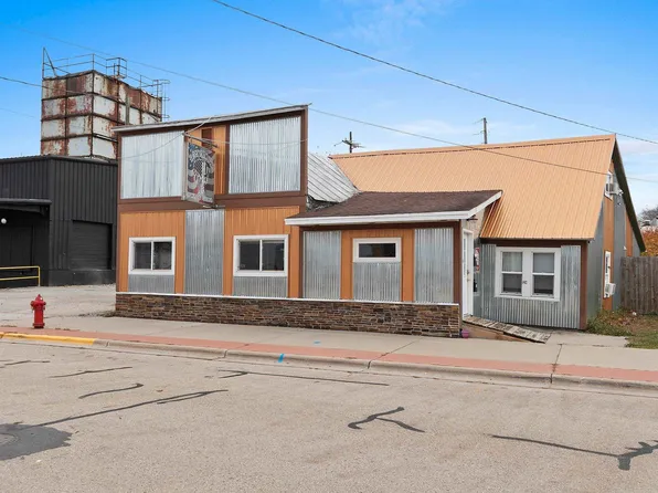 126 Huron Ave, Oconto, WI 54153