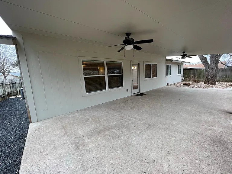 2915 Bushnell Dr — Photo 19