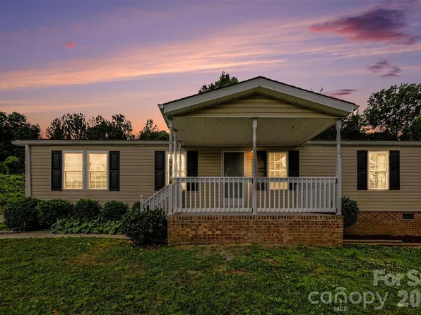 528 Woodlawn Ave SW, Concord, NC 28025