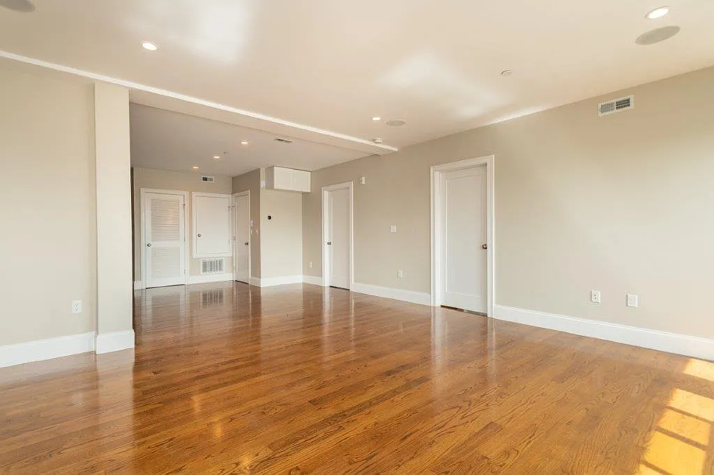 2 bed, 1065 sqft, $4,400 — Photo 1