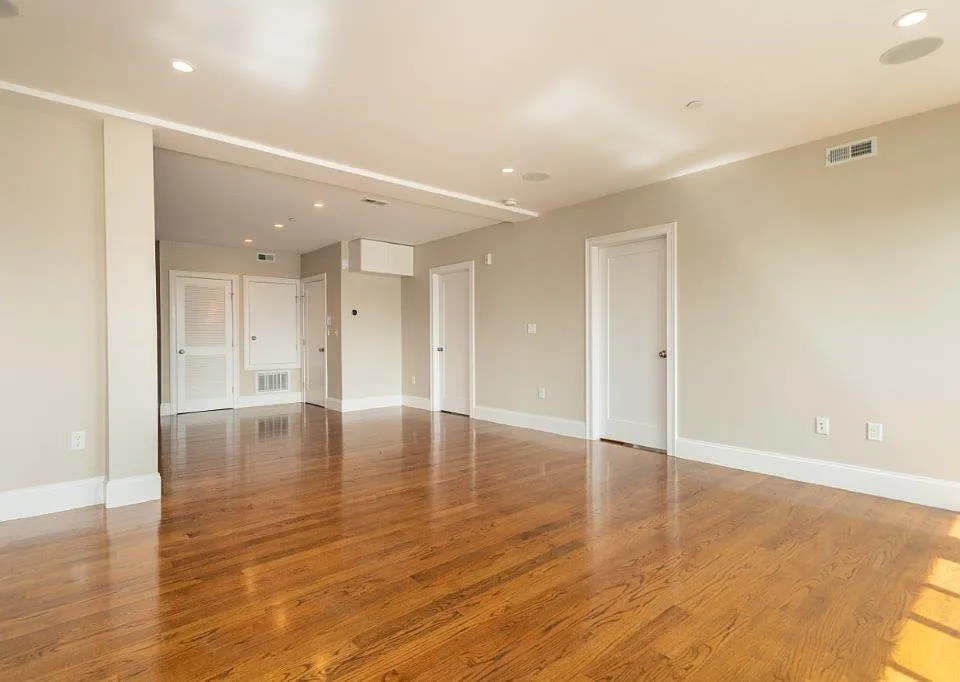 339 D St #16