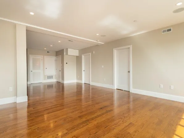 339 D St Unit 16, Boston, MA 02127