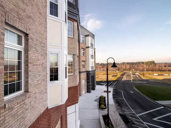 Woodmont Commons Apartments, 30 Main St #18c0c86af, Londonderry, NH 03053