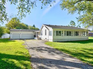 1362 S Packard Ave, Burton, MI 48509