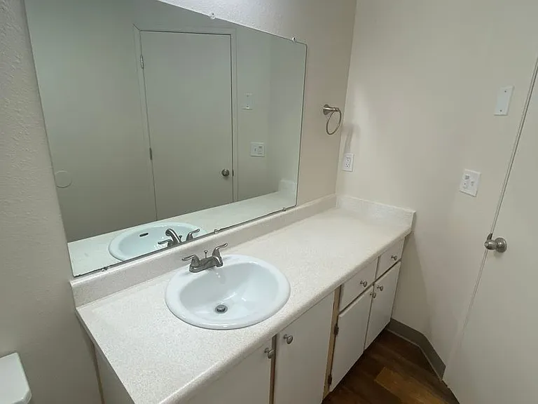 Steeple Chase Apartments — Photo 43